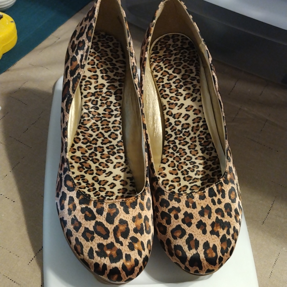 Women's dressy shoes